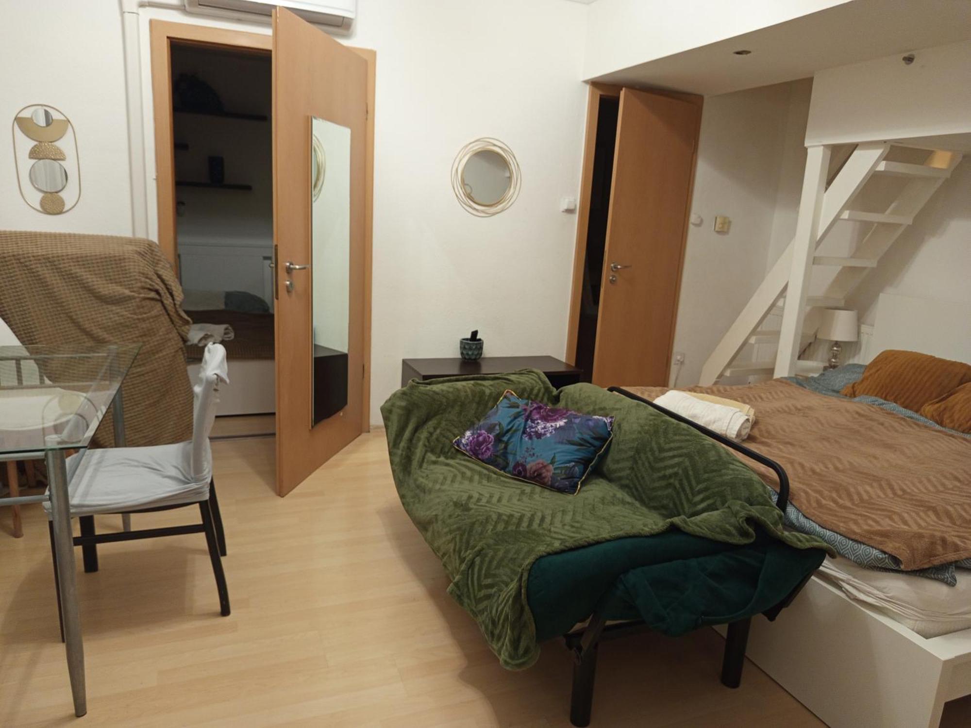 Trendy 2 Room Flat, Next To Corvin Mall Free Huge Garage! Ac,Dishwasher,Washmachine, Smart Tv ブダペスト エクステリア 写真